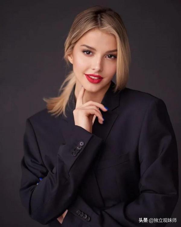 俄羅斯聯邦電視主持人安吉麗娜艾斯曼