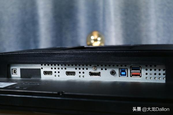 這才是電競遊戲最正確的開啟方式，掠奪者X28顯示器上手評測