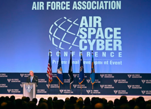 10月9日，俄100艘艦艇出海，美空軍部長連提中國，日軍雕塑被扇臉