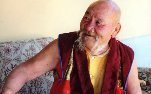 1971年，退伍軍人救下老人，獲贈一個珠寶球，38年後發現價值2億