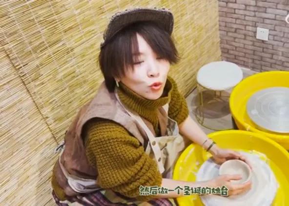 黃雅莉自制聖誕杯,跟男友恩愛16年結婚,熱愛生活的女人最美 黃雅莉自制聖誕杯,跟男友恩愛16年結婚,熱愛生活的女人最美