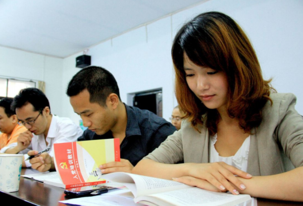 2022鄉鎮公務員公開招聘，部分崗位“三不限”，專科生的機會來了