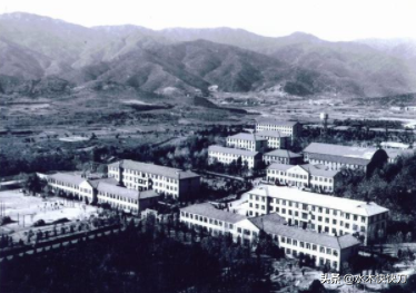 由老電影《決裂》，想到曾經的共產主義勞動大學，帶來的教育革命