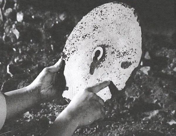 青藏高原發現22.6萬年前的手印，堅硬石板上清晰可見，是誰留下的