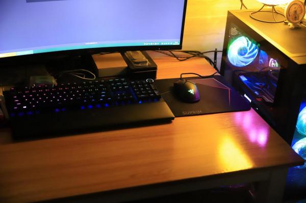 換上新鍵盤打遊戲的心情更爽了，RAZER獵魂光蛛V2