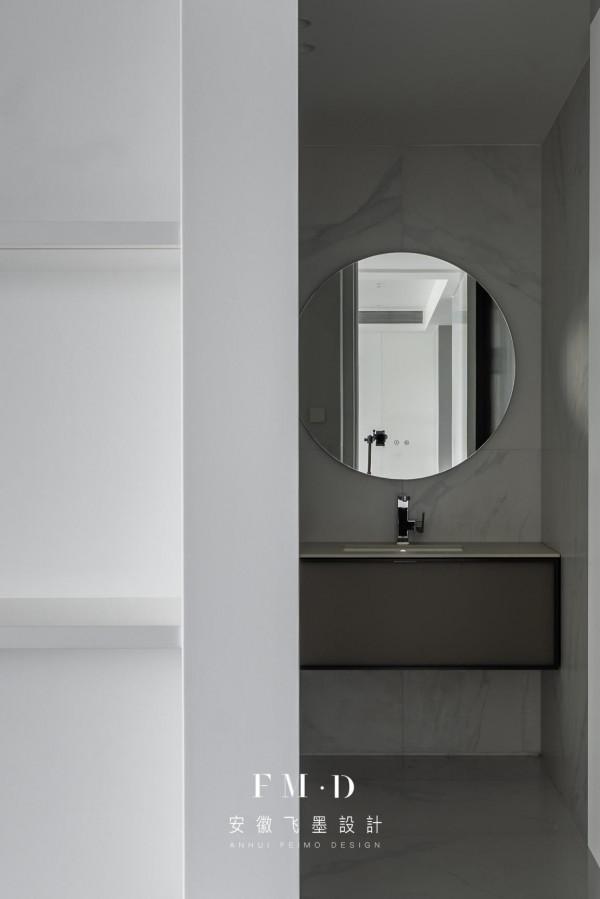 260㎡大平層“真愛”設計，背景牆設隱形門藏衛生間，不破壞美感