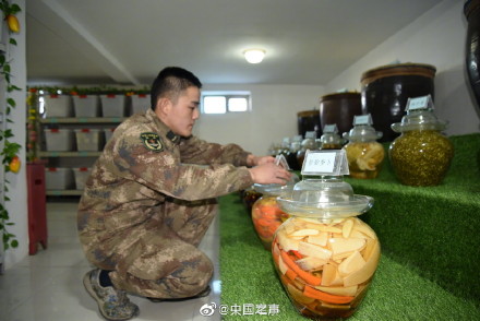 齊齊齊！軍營冬儲菜窖治癒強迫症