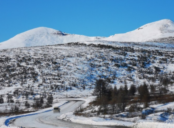 他一生三次含冤入獄，流放西伯利亞十多年，異國生死戀成傳奇