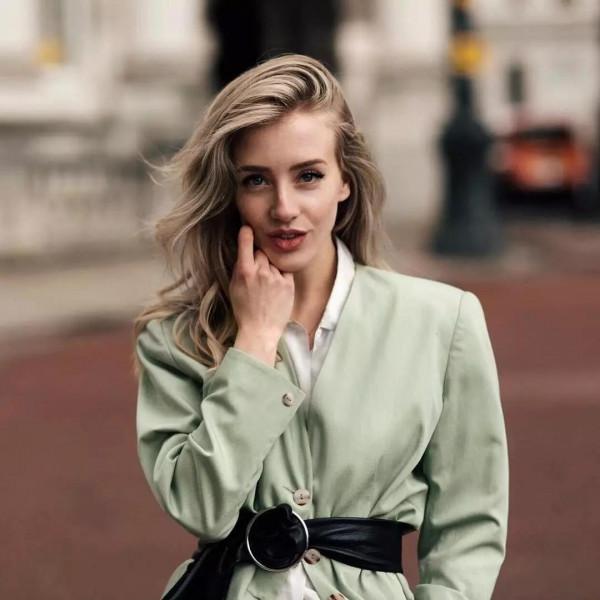 這個152博主太會穿!靠搭配“長高”10cm,只用了2招 這個152博主太會穿!靠搭配“長高”10cm,只用了2招