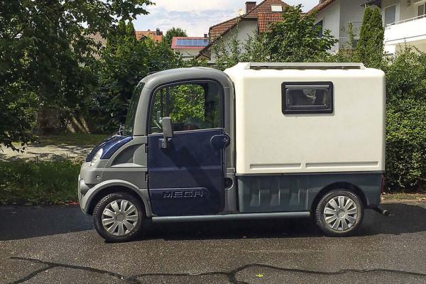 車長僅3米，總質量655公斤，百公里油耗2L！這就是夢中情車呀