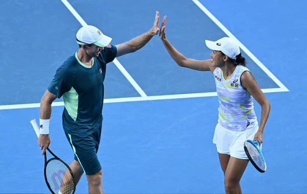 澳網，中國金花全程高能勇猛，擊潰日本組合，強勢闖入四強，厲害