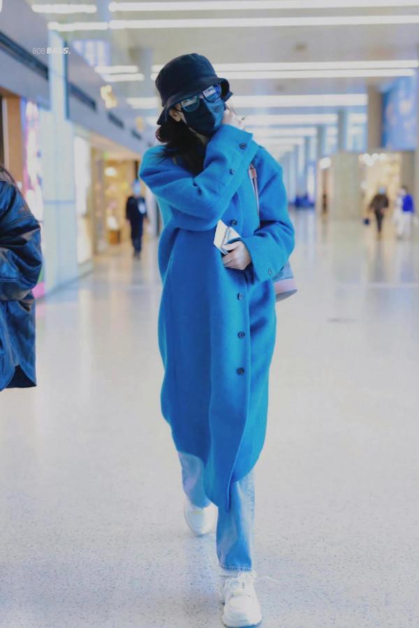 「2022年流行色之“克萊因藍”」#熱巴機場Look