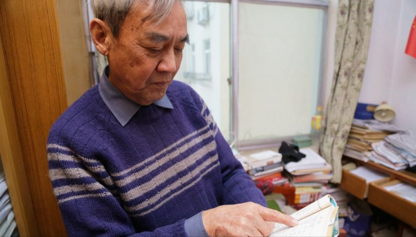 1961年，周保章給周總理夫婦拜年，看到團年飯後，他心裡不是滋味