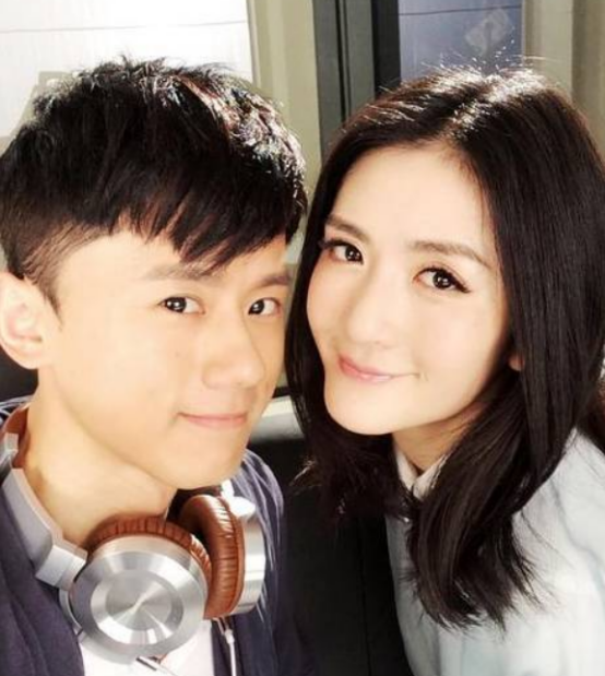 陳楚生:從“快男冠軍”到“銷聲匿跡”,他做了哪些荒唐事? 陳楚生:從“快男冠軍”到“銷聲匿跡”,他做了哪些荒唐事?