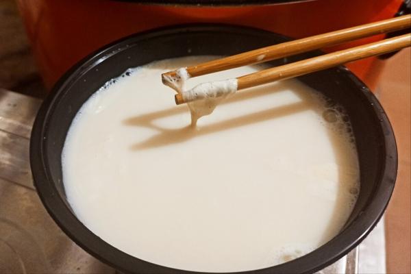 打豆漿，黃豆不能直接打漿，多加1小步，豆漿更香濃，細膩無殘渣