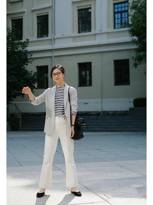 女人到了中年,穿衣打扮要“得體”,更要學會不裝嫩也不顯老 女人到了中年,穿衣打扮要“得體”,更要學會不裝嫩也不顯老