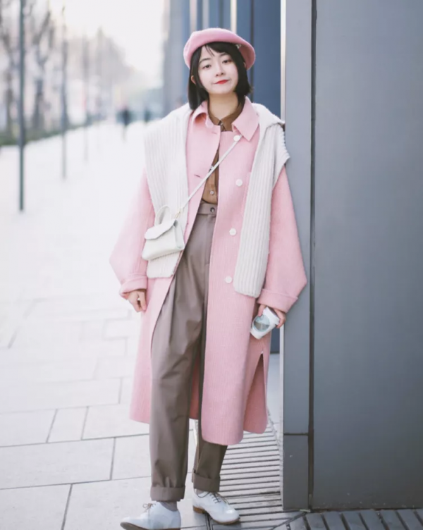 大衣+毛衣,大衣+連衣裙,保暖顯瘦時髦炸了 大衣+毛衣,大衣+連衣裙,保暖顯瘦時髦炸了