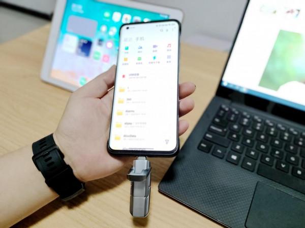 手機擴容,電腦檔案互傳就這麼簡單,aigo雙口超小固態隨身碟體驗 手機擴容,電腦檔案互傳就這麼簡單,aigo雙口超小固態隨身碟體驗