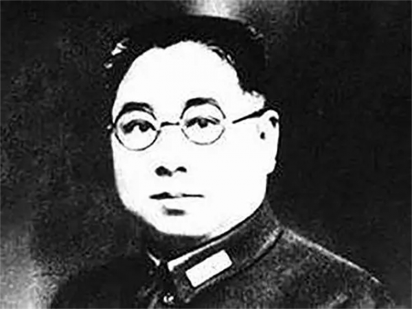 被紅軍活捉的張輝瓚，三位部下成將軍，三名子女解放後功成名就