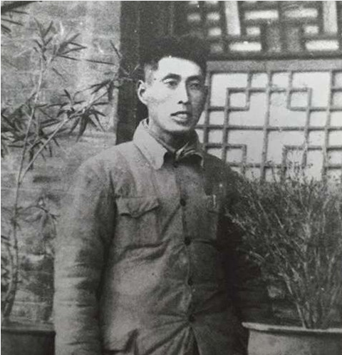 八路軍120師4個主力團的12位營長在1955年被授予什麼軍銜