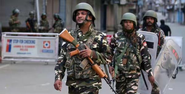 什麼情況?邊境突傳一聲巨響,印軍機離奇墜地,2飛行員當場死亡 什麼情況?邊境突傳一聲巨響,印軍機離奇墜地,2飛行員當場死亡