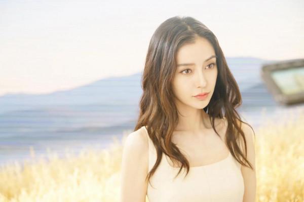 楊穎最新燕麥田大片