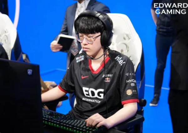 EDG小學弟直言Showmaker有缺點，用妖姬冰女能正反手打爆他