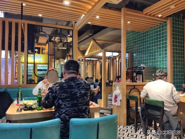 這頓飯至少4個人才能吃,一個腿不知不覺就沒了,蘸蒜蓉辣醬真香 這頓飯至少4個人才能吃,一個腿不知不覺就沒了,蘸蒜蓉辣醬真香