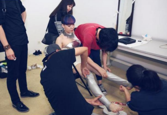 吳莫愁：憑《好聲音》爆紅，如今“失業”，她是資本的犧牲品嘛？