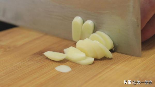 西蘭花炒豆芽怎麼做才好吃,廚師長教你正確做法,清脆爽口又翠綠 西蘭花炒豆芽怎麼做才好吃,廚師長教你正確做法,清脆爽口又翠綠