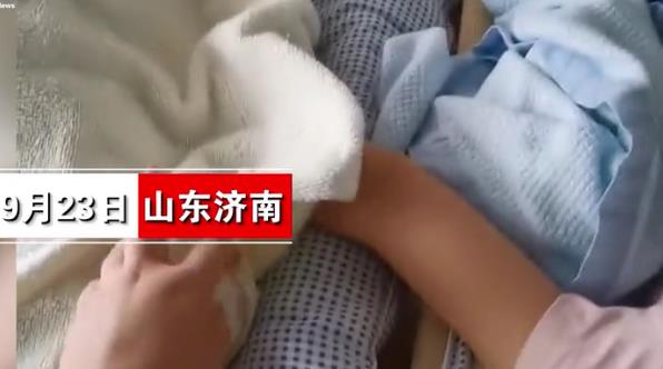 爸爸幼兒園看到閨女被小男生牽著手睡覺：有種“豬來了”的感覺