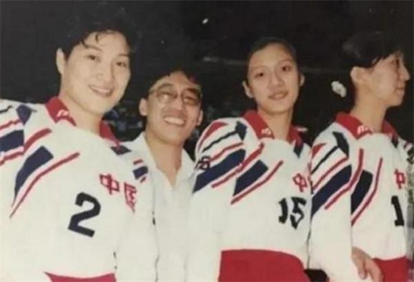 李月明：中國女排第一美女，身高1&period;88米，二婚嫁給美國丈夫