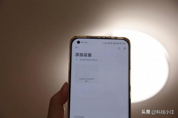 支援米家APP遙控，還能模擬日出日落，體驗Yeelight朧月吸頂燈