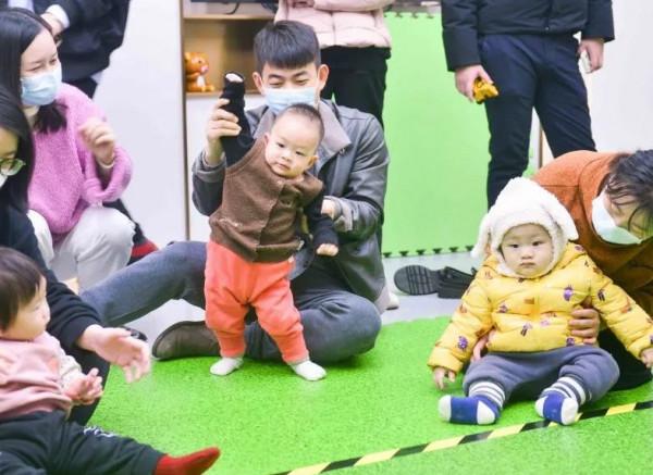 禾芸嘉萌寶爬爬賽結束啦,進來見識一下人類幼崽的戰鬥力吧 禾芸嘉萌寶爬爬賽結束啦,進來見識一下人類幼崽的戰鬥力吧