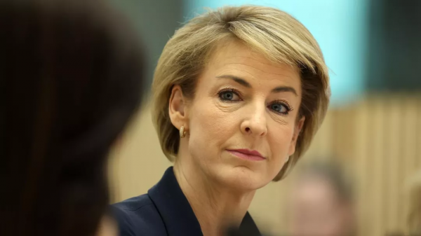 這回玩真的!網路上隨便罵人或洩露他人資訊照片,小心被罰款萬元 這回玩真的!網路上隨便罵人或洩露他人資訊照片,小心被罰款萬元