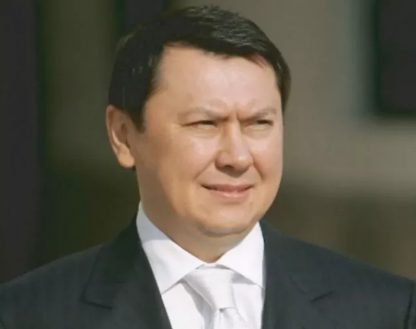 迷霧下權力遊戲的真相：暗潮湧動的哈薩克