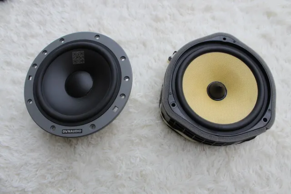 本田UR-V音響改裝丹拿232兩分頻,愛上這個純粹的聲音 本田UR-V音響改裝丹拿232兩分頻,愛上這個純粹的聲音