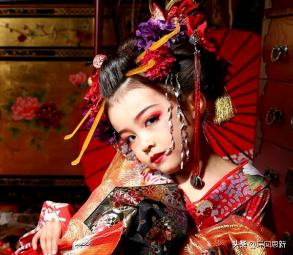 又有一位漫畫作者鍊銅被捕,6歲女孩Cosplay鬼滅角色引熱議 又有一位漫畫作者鍊銅被捕,6歲女孩Cosplay鬼滅角色引熱議