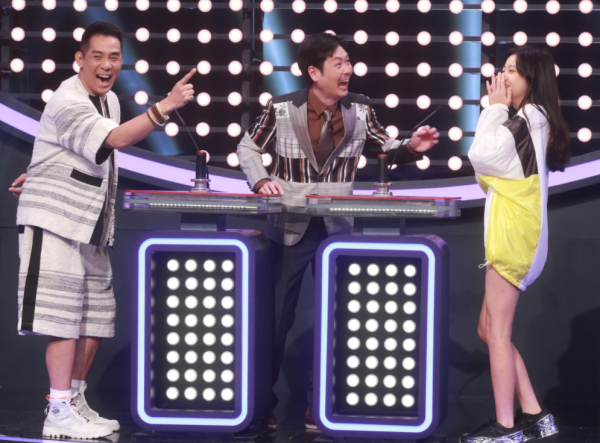 蘇志威一家三口上節目,14歲女兒身高超1米65,遺傳劉小慧美貌 蘇志威一家三口上節目,14歲女兒身高超1米65,遺傳劉小慧美貌