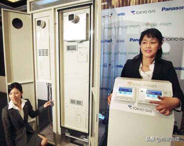 一位29歲的日本白領住在網咖，每月4000元租金，一住就是5年