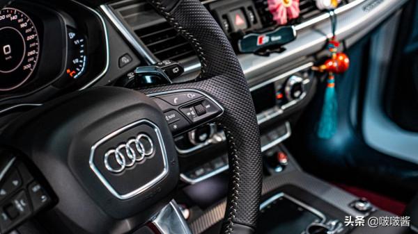 奧迪Q5L改裝運動方向盤,前方驚豔無限 奧迪Q5L改裝運動方向盤,前方驚豔無限