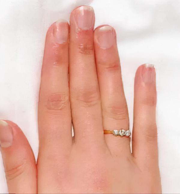 10年前，英國一女子被前任活埋，靠一枚戒指爬出地面，怎麼回事？