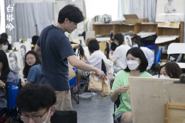 心有光華月自明 | 中秋佳節,白塔嶺的家人們節日快樂 心有光華月自明 | 中秋佳節,白塔嶺的家人們節日快樂