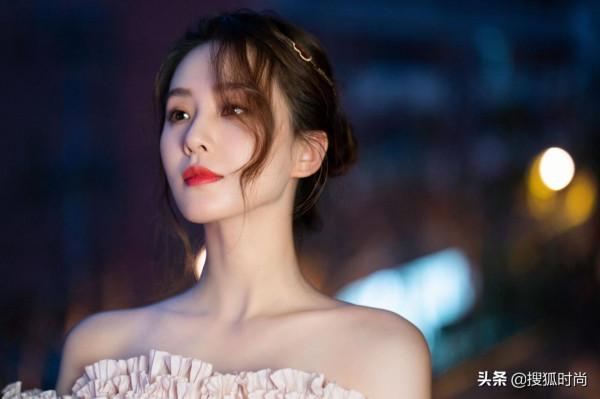 原來,女明星的紅毯造型已經卷到了這些細節 原來,女明星的紅毯造型已經卷到了這些細節