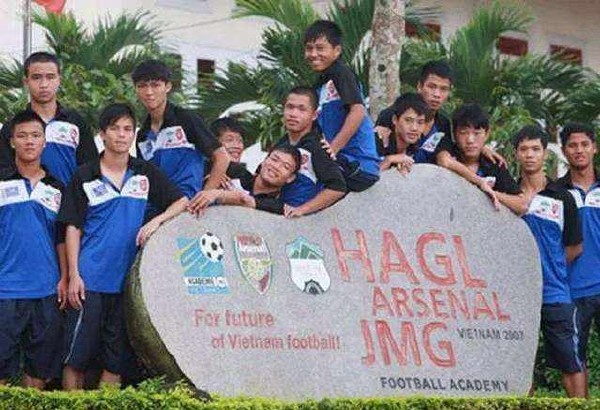 越南留洋第一人！從J聯賽K聯賽到登陸歐洲：阮公鳳讓國足得到啟發