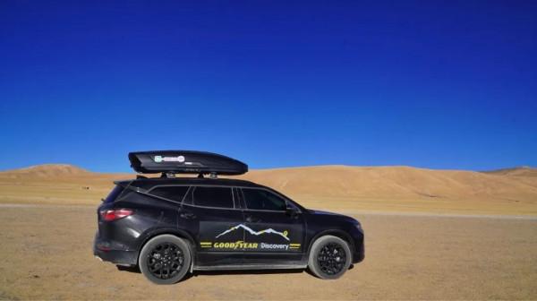 穿越西藏阿里中線,地上只有車轍印,這種路就是轎車能力的極限 穿越西藏阿里中線,地上只有車轍印,這種路就是轎車能力的極限