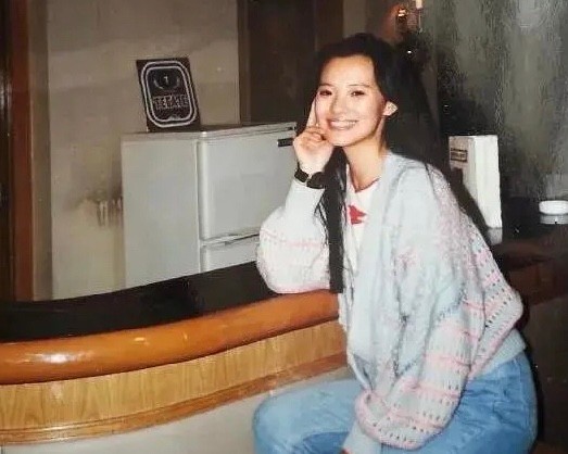 和王菲的初戀相愛28年，51歲的詠梅才是人間清醒