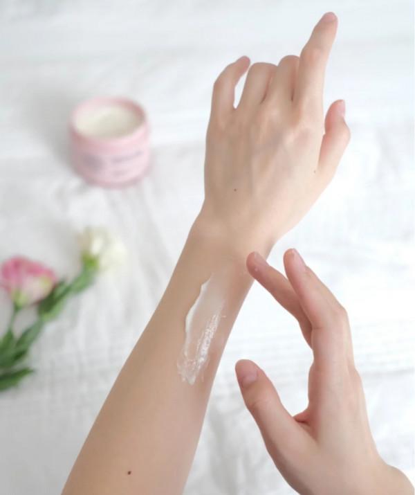 女生想要面板更好，建議洗完澡後做這件事，面板更細膩光滑