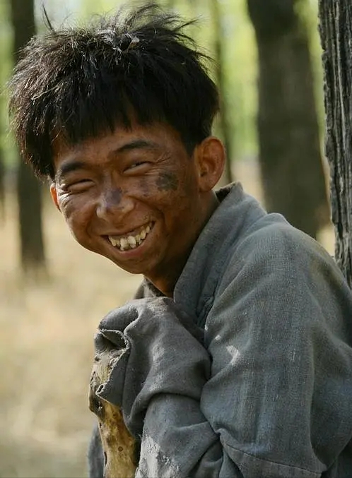 “最美孟婆”嶽麗娜：25歲嫁初戀，被老公捧上位，結婚22年生3子