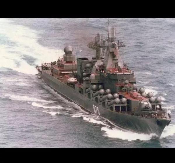 直擊‘瓦良格’號巡洋艦